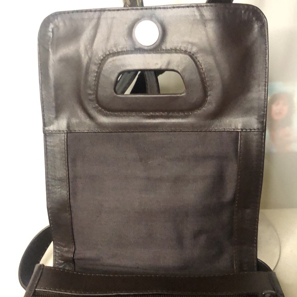 KENNETH COLE dark brown soft leather crossbody handbag. 5 compartments on bag. - Picture 8 of 14